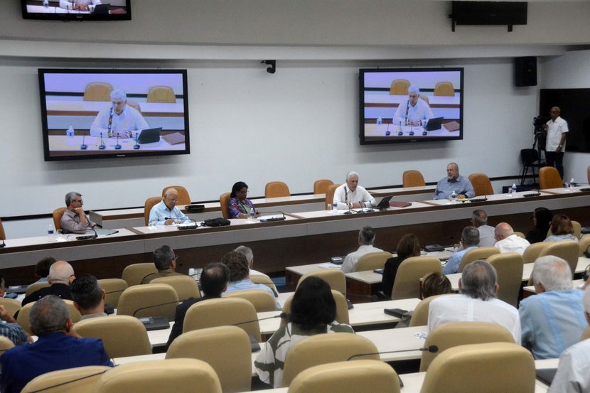 Cuba propone perfeccionar sistema de ciencia, tecnología e innovación